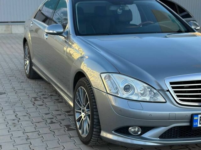 Серый Мерседес С Класс, объемом двигателя 5.5 л и пробегом 250 тыс. км за 11500 $, фото 1 на Automoto.ua