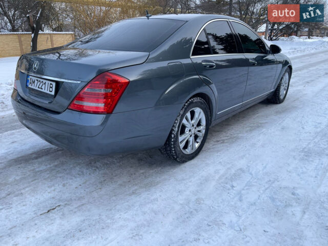 Сірий Мерседес С Клас, об'ємом двигуна 3 л та пробігом 350 тис. км за 13500 $, фото 1 на Automoto.ua