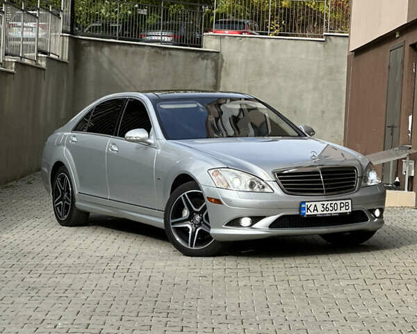 Мерседес С Клас 2008 у Тернополі на Automoto.ua Сірий Мерседес С Клас, об'ємом двигуна 5.5 л та пробігом 225 тис. км за 12500 $, фото 1 на Automoto.ua