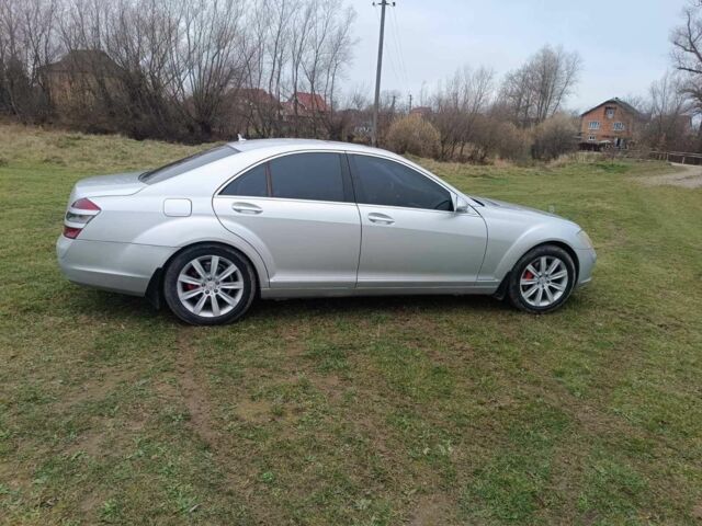 Сірий Мерседес С Клас, об'ємом двигуна 3 л та пробігом 250 тис. км за 10700 $, фото 1 на Automoto.ua