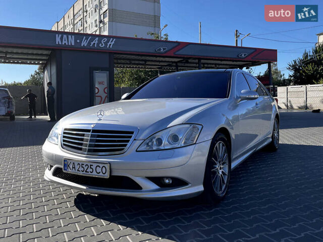 Сірий Мерседес С Клас, об'ємом двигуна 5.46 л та пробігом 283 тис. км за 9550 $, фото 1 на Automoto.ua