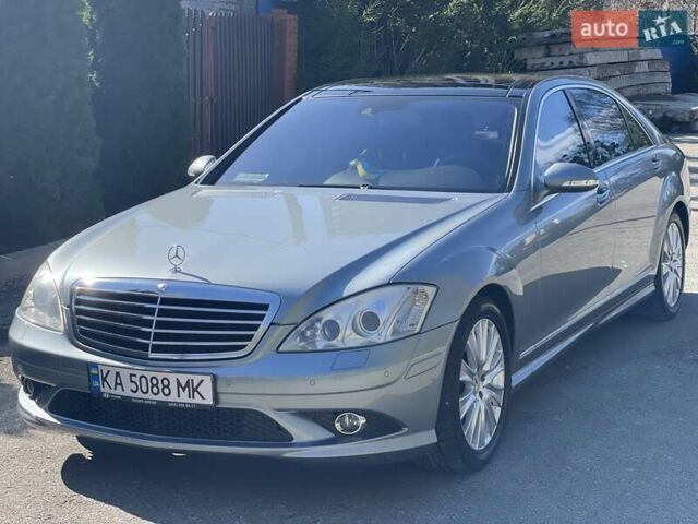 Сірий Мерседес С Клас, об'ємом двигуна 5.46 л та пробігом 141 тис. км за 16000 $, фото 1 на Automoto.ua