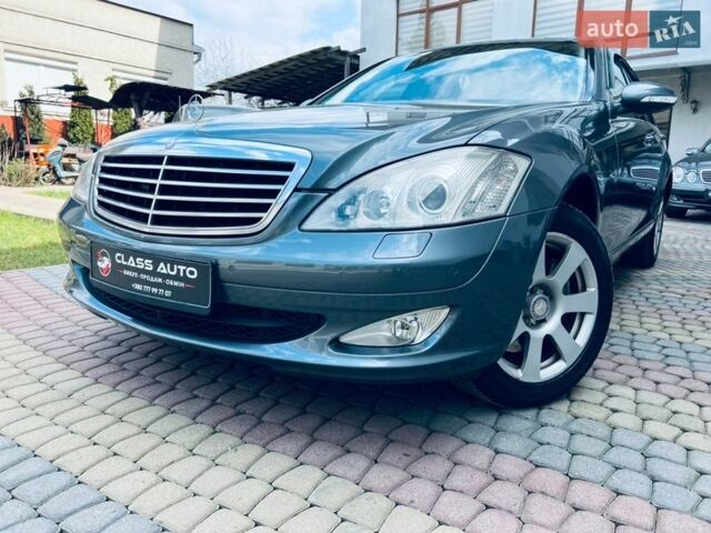 Серый Мерседес С Класс, объемом двигателя 3 л и пробегом 280 тыс. км за 12800 $, фото 1 на Automoto.ua