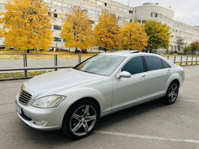 Сірий Мерседес С Клас, об'ємом двигуна 5.5 л та пробігом 238 тис. км за 9800 $, фото 1 на Automoto.ua