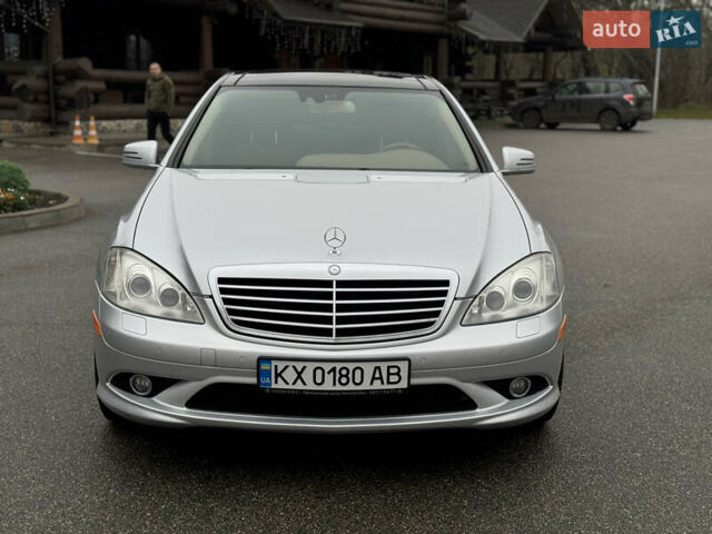 Серый Мерседес С Класс, объемом двигателя 5.5 л и пробегом 203 тыс. км за 14900 $, фото 1 на Automoto.ua