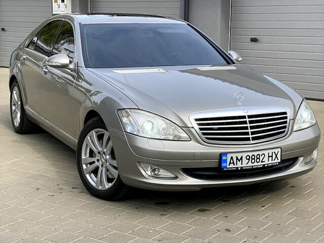 Серый Мерседес С Класс, объемом двигателя 3 л и пробегом 39000 тыс. км за 12500 $, фото 1 на Automoto.ua
