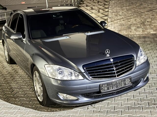 Мерседес С Клас 2008 у Ужгороді на Automoto.ua Сірий Мерседес С Клас, об'ємом двигуна 3 л та пробігом 231 тис. км за 10700 $, фото 1 на Automoto.ua