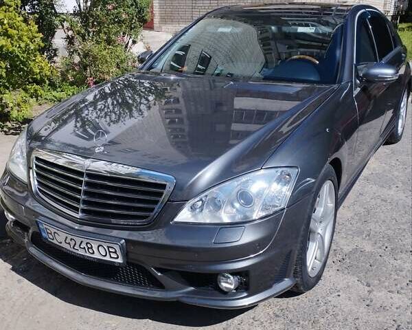 Сірий Мерседес С Клас, об'ємом двигуна 5.5 л та пробігом 330 тис. км за 13700 $, фото 1 на Automoto.ua