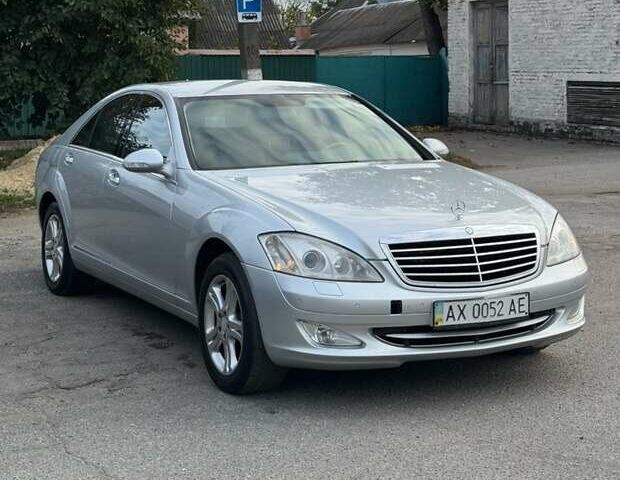 Серый Мерседес С Класс, объемом двигателя 4.7 л и пробегом 395 тыс. км за 8999 $, фото 1 на Automoto.ua