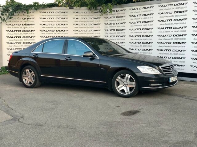 Сірий Мерседес С Клас, об'ємом двигуна 3 л та пробігом 161 тис. км за 30000 $, фото 1 на Automoto.ua