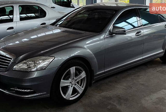 Сірий Мерседес С Клас, об'ємом двигуна 4.66 л та пробігом 219 тис. км за 24000 $, фото 1 на Automoto.ua