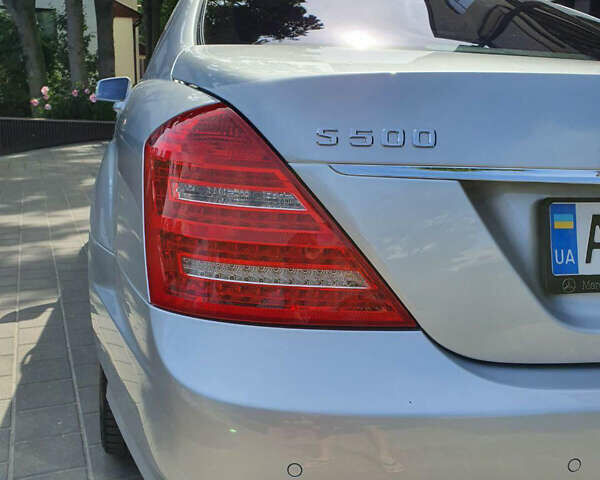 Серый Мерседес С Класс, объемом двигателя 4.7 л и пробегом 130 тыс. км за 26000 $, фото 1 на Automoto.ua