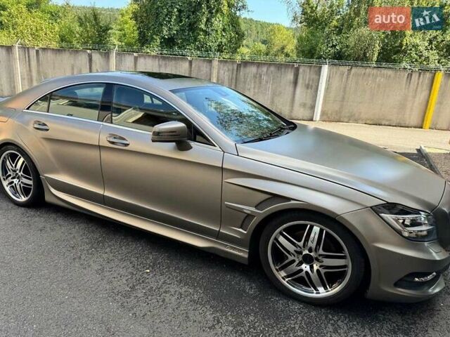 Серый Мерседес С Класс, объемом двигателя 3 л и пробегом 310 тыс. км за 43910 $, фото 1 на Automoto.ua