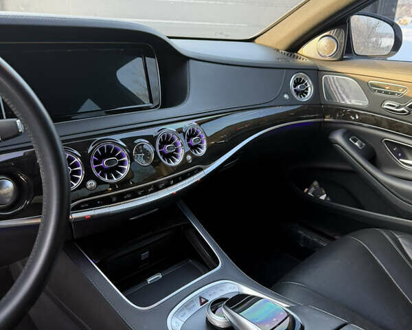 Серый Мерседес С Класс, объемом двигателя 2.99 л и пробегом 180 тыс. км за 36500 $, фото 1 на Automoto.ua