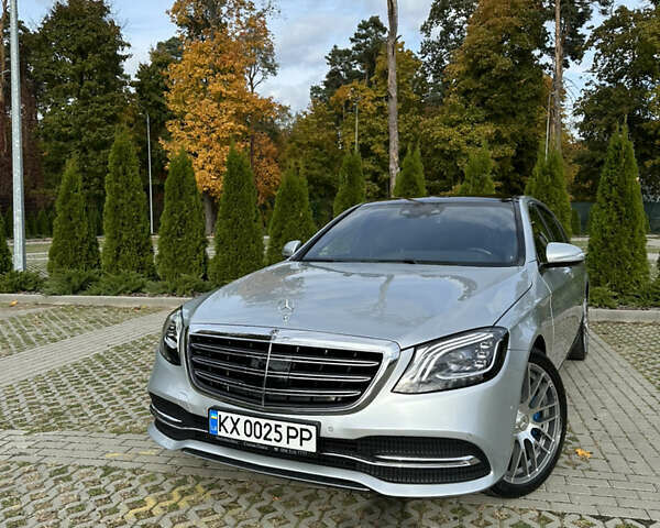 Серый Мерседес С Класс, объемом двигателя 3 л и пробегом 60 тыс. км за 43000 $, фото 1 на Automoto.ua