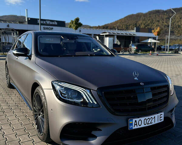 Серый Мерседес С Класс, объемом двигателя 3.98 л и пробегом 240 тыс. км за 57000 $, фото 1 на Automoto.ua