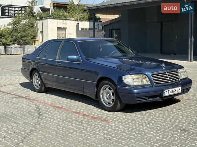 Синий Мерседес С Класс, объемом двигателя 5 л и пробегом 250 тыс. км за 4500 $, фото 1 на Automoto.ua