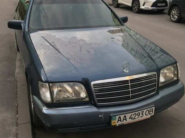 Синій Мерседес С Клас, об'ємом двигуна 3.2 л та пробігом 280 тис. км за 4500 $, фото 1 на Automoto.ua