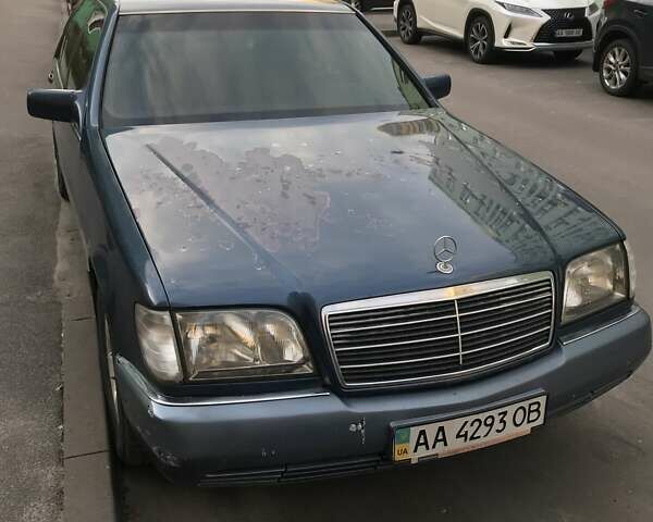 Синій Мерседес С Клас, об'ємом двигуна 3.2 л та пробігом 280 тис. км за 4500 $, фото 1 на Automoto.ua