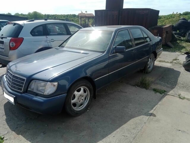 Синій Мерседес С Клас, об'ємом двигуна 3 л та пробігом 350 тис. км за 4300 $, фото 1 на Automoto.ua