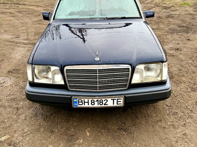 Синий Мерседес С Класс, объемом двигателя 2.8 л и пробегом 123 тыс. км за 2200 $, фото 1 на Automoto.ua