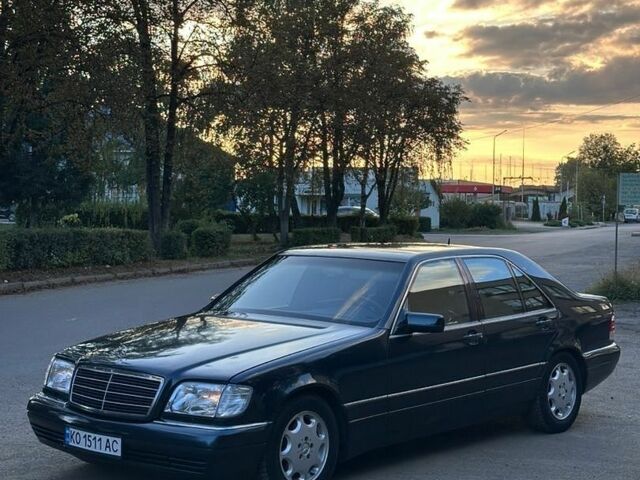 Синій Мерседес С Клас, об'ємом двигуна 3.2 л та пробігом 305 тис. км за 6700 $, фото 1 на Automoto.ua