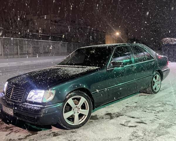 Синій Мерседес С Клас, об'ємом двигуна 3.2 л та пробігом 300 тис. км за 7299 $, фото 1 на Automoto.ua