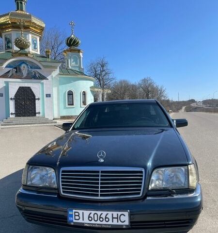 Синий Мерседес С Класс, объемом двигателя 3 л и пробегом 500 тыс. км за 9500 $, фото 1 на Automoto.ua