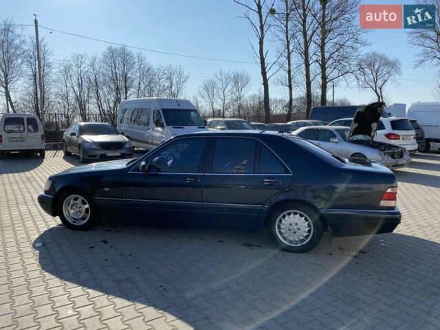 Синій Мерседес С Клас, об'ємом двигуна 4.2 л та пробігом 458 тис. км за 7500 $, фото 1 на Automoto.ua