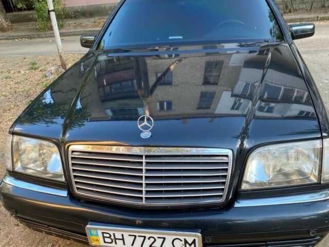 Синій Мерседес С Клас, об'ємом двигуна 3.2 л та пробігом 380 тис. км за 6500 $, фото 1 на Automoto.ua