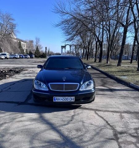 Синий Мерседес С Класс, объемом двигателя 4.97 л и пробегом 233 тыс. км за 7000 $, фото 1 на Automoto.ua