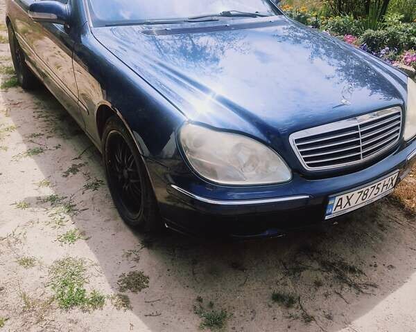 Синій Мерседес С Клас, об'ємом двигуна 4.27 л та пробігом 270 тис. км за 4000 $, фото 1 на Automoto.ua