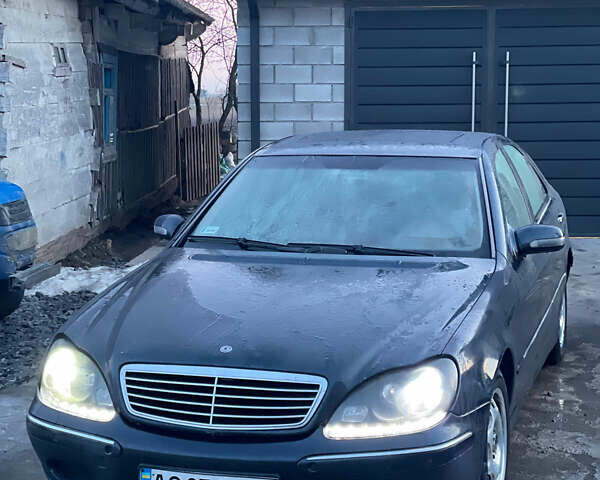 Синій Мерседес С Клас, об'ємом двигуна 3.2 л та пробігом 320 тис. км за 3600 $, фото 1 на Automoto.ua