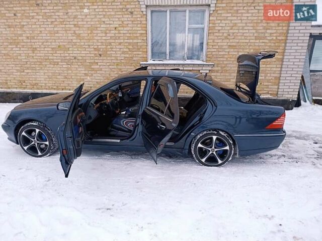 Синій Мерседес С Клас, об'ємом двигуна 5 л та пробігом 435 тис. км за 3999 $, фото 1 на Automoto.ua