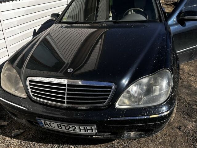 Синій Мерседес С Клас, об'ємом двигуна 3.2 л та пробігом 409 тис. км за 4200 $, фото 1 на Automoto.ua