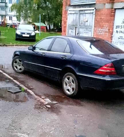 Синий Мерседес С Класс, объемом двигателя 4 л и пробегом 51 тыс. км за 6000 $, фото 1 на Automoto.ua