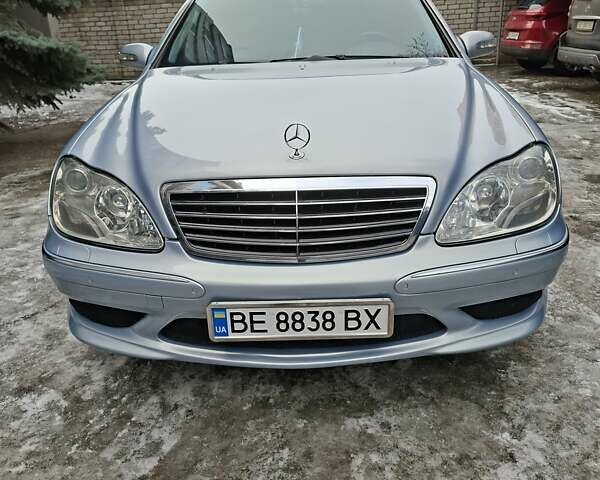 Синий Мерседес С Класс, объемом двигателя 5 л и пробегом 358 тыс. км за 7200 $, фото 1 на Automoto.ua