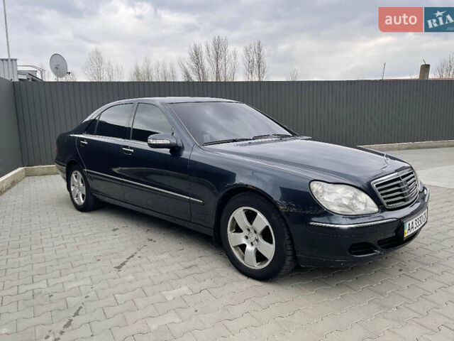 Синий Мерседес С Класс, объемом двигателя 5 л и пробегом 350 тыс. км за 5000 $, фото 1 на Automoto.ua