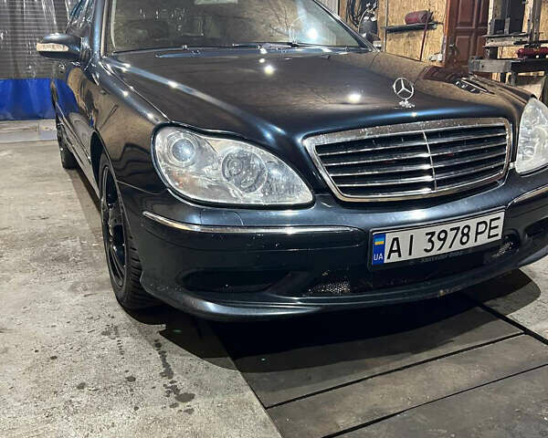 Синий Мерседес С Класс, объемом двигателя 4 л и пробегом 400 тыс. км за 7000 $, фото 1 на Automoto.ua
