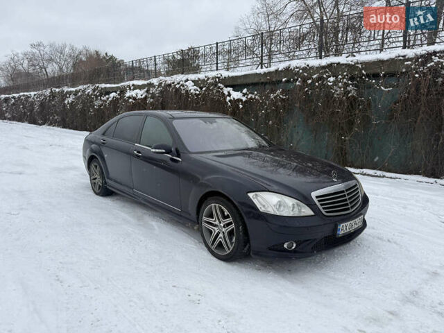 Синий Мерседес С Класс, объемом двигателя 3.5 л и пробегом 330 тыс. км за 7800 $, фото 1 на Automoto.ua