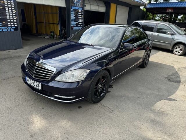 Синий Мерседес С Класс, объемом двигателя 3 л и пробегом 260 тыс. км за 13500 $, фото 1 на Automoto.ua