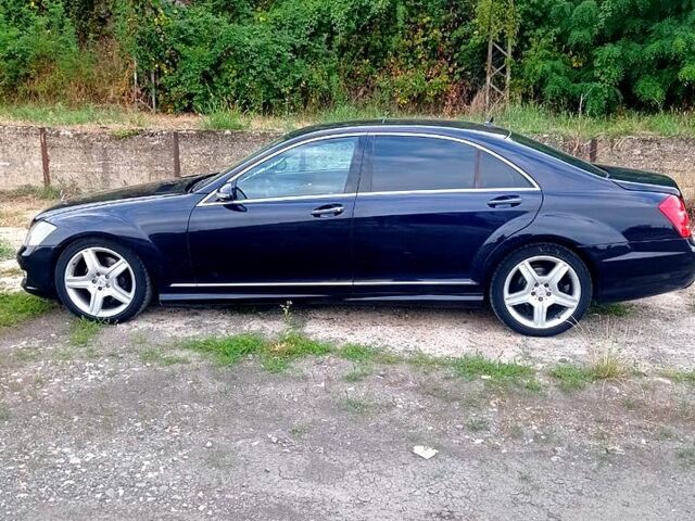 Синий Мерседес С Класс, объемом двигателя 3.5 л и пробегом 500 тыс. км за 8200 $, фото 1 на Automoto.ua