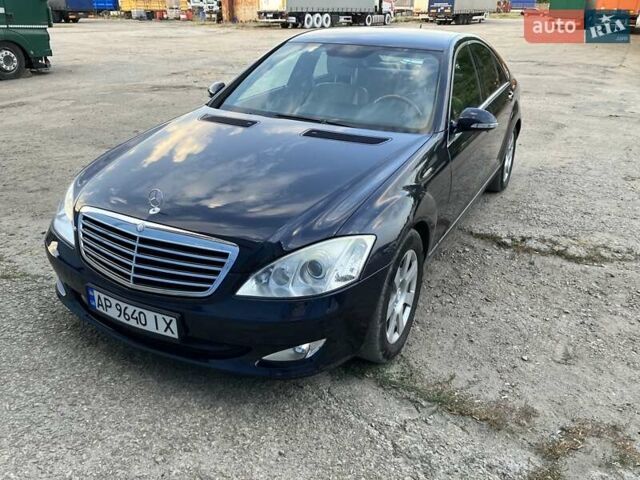 Синий Мерседес С Класс, объемом двигателя 2.99 л и пробегом 328 тыс. км за 13800 $, фото 1 на Automoto.ua