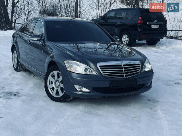 Синій Мерседес С Клас, об'ємом двигуна 3 л та пробігом 232 тис. км за 11800 $, фото 1 на Automoto.ua
