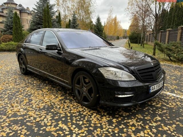 Синій Мерседес С Клас, об'ємом двигуна 5.5 л та пробігом 238 тис. км за 13999 $, фото 1 на Automoto.ua