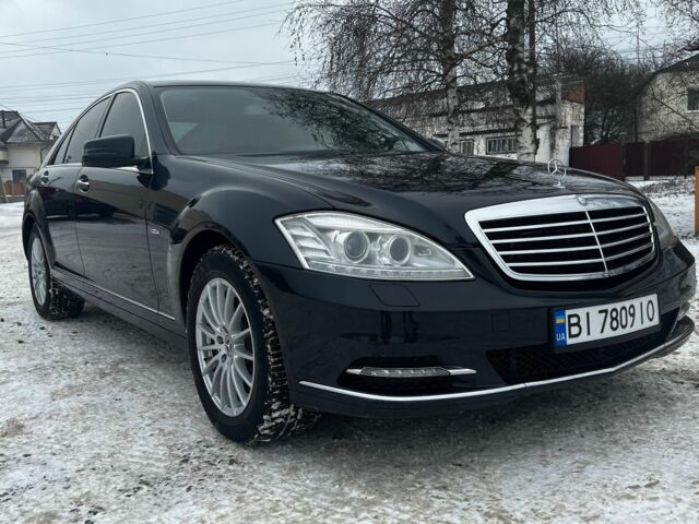 Синій Мерседес С Клас, об'ємом двигуна 3 л та пробігом 298 тис. км за 15900 $, фото 1 на Automoto.ua