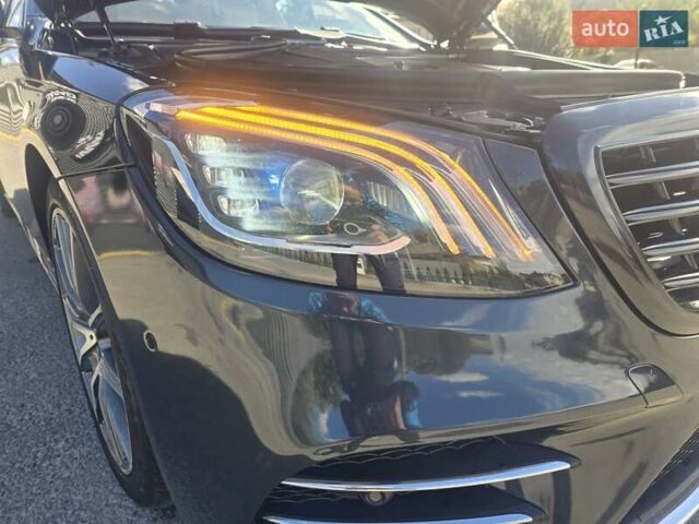 Синій Мерседес С Клас, об'ємом двигуна 3 л та пробігом 180 тис. км за 50000 $, фото 1 на Automoto.ua