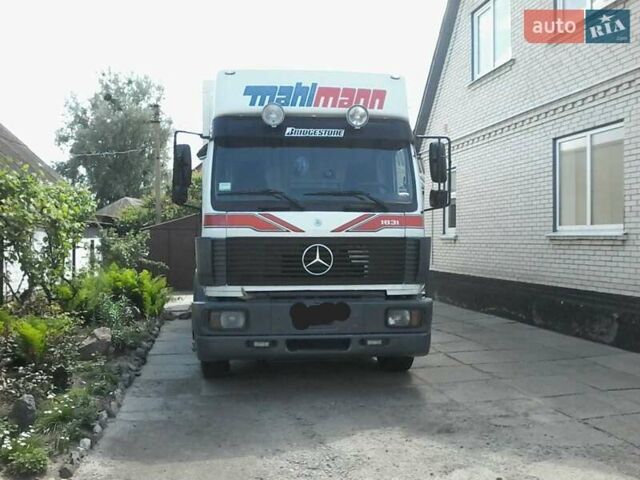 Белый Мерседес SK-Series, объемом двигателя 9.57 л и пробегом 131 тыс. км за 7500 $, фото 1 на Automoto.ua