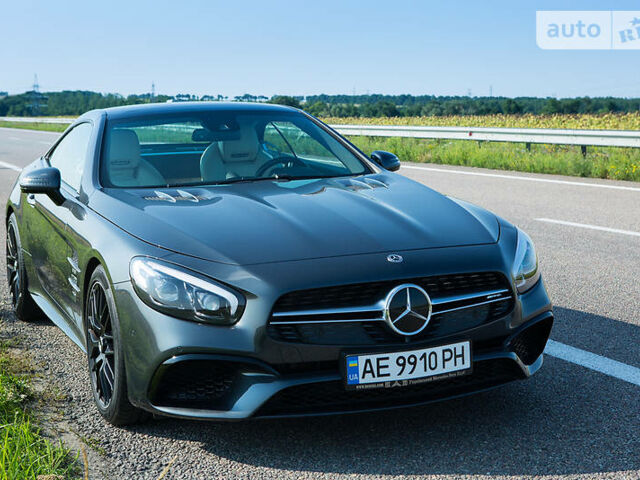 Серый Мерседес SL 550, объемом двигателя 4.7 л и пробегом 84 тыс. км за 65000 $, фото 1 на Automoto.ua