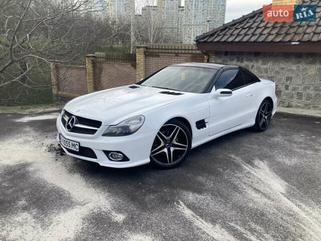Білий Мерседес СЛ-Клас, об'ємом двигуна 5 л та пробігом 151 тис. км за 22222 $, фото 1 на Automoto.ua